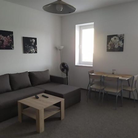 Apartman 10 Zupanovice Luaran gambar