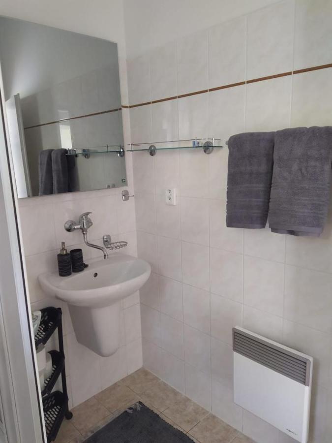 Apartman 10 Zupanovice Luaran gambar