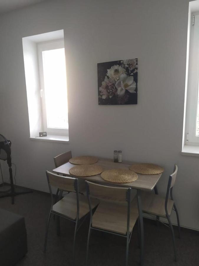 Apartman 10 Zupanovice Luaran gambar